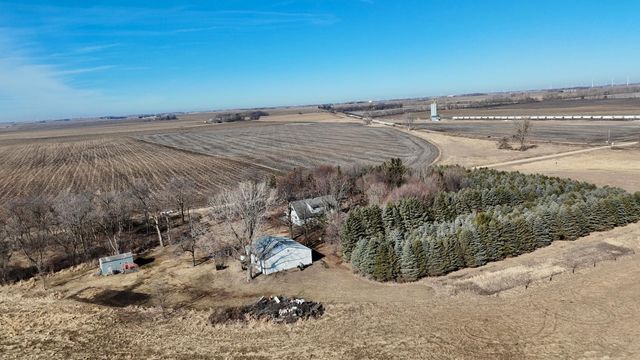 28308 Oliver Avenue, Worthington, MN 56187