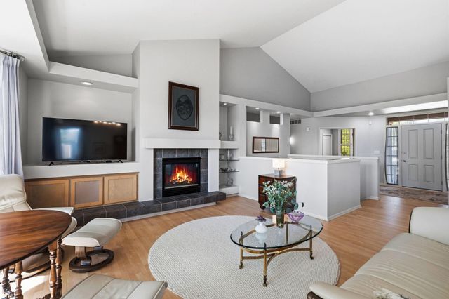 10123 Waterfront Drive, Woodbury, MN 55129