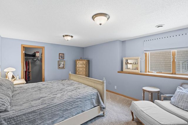 10123 Waterfront Drive, Woodbury, MN 55129