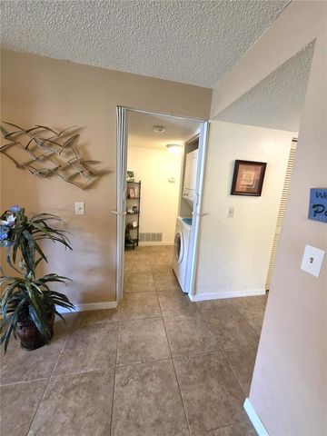 503 ALBEE FARM ROAD B15, Venice, FL 34285