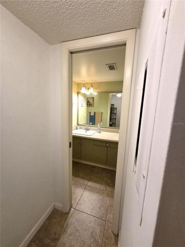 503 ALBEE FARM ROAD B15, Venice, FL 34285