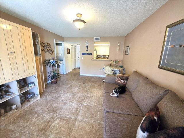 503 ALBEE FARM ROAD B15, Venice, FL 34285