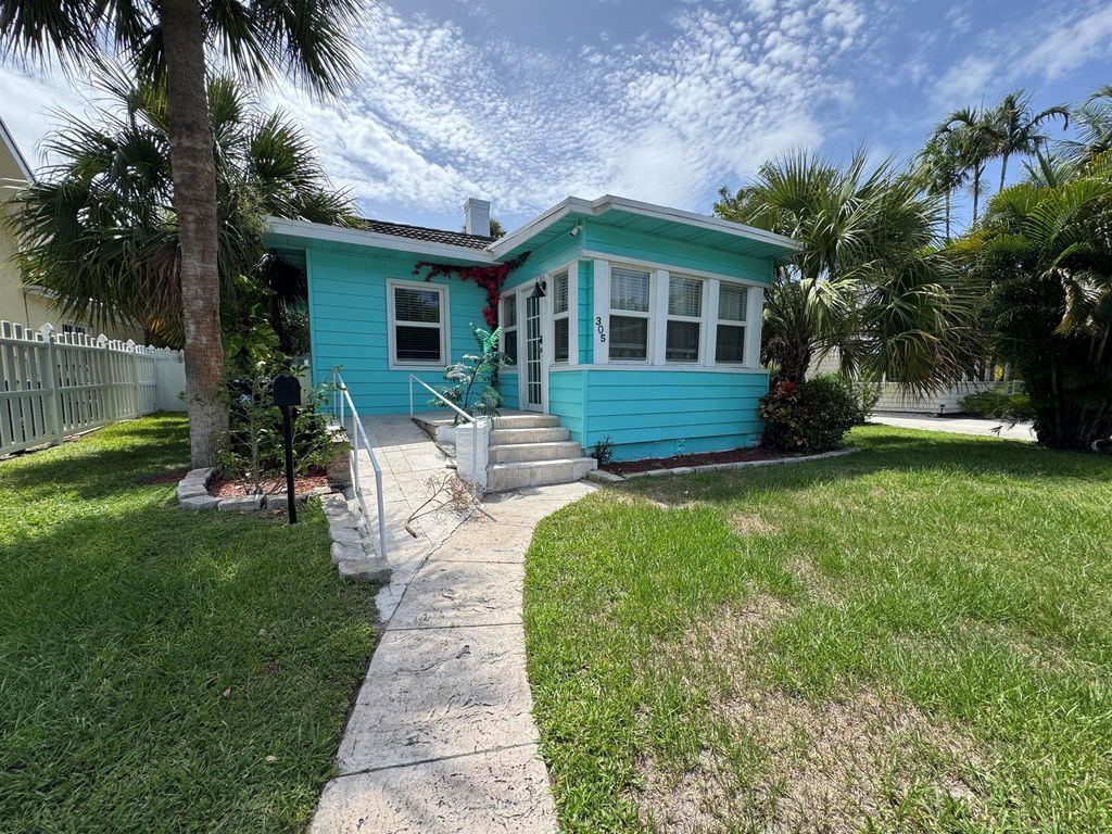 305 N Lakeside Drive, Lake Worth Beach, FL 33460