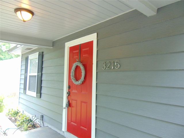 3215 W HARTNETT AVENUE, Tampa, FL 33611