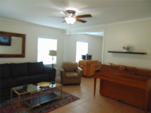 3215 W HARTNETT AVENUE, Tampa, FL 33611