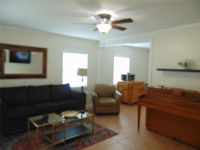 3215 W HARTNETT AVENUE, Tampa, FL 33611