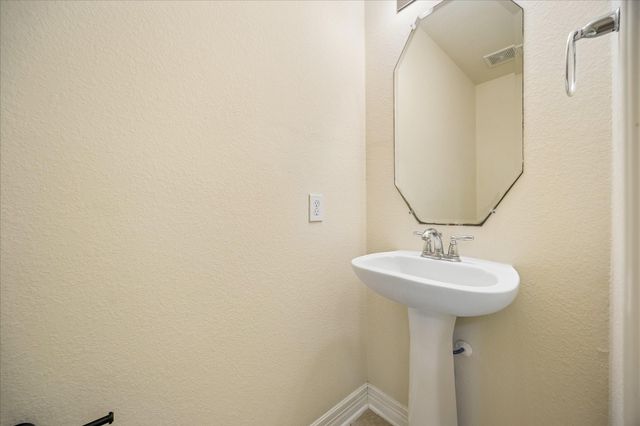 10108 Hidden Creek Falls Ln, Brookshire, TX 77423