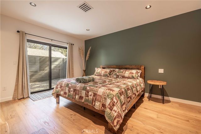 259 Victoria, Sugarloaf, CA 92386