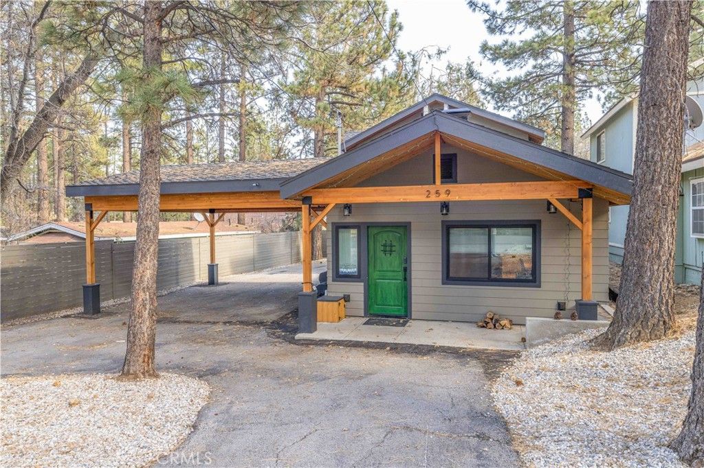259 Victoria, Sugarloaf, CA 92386