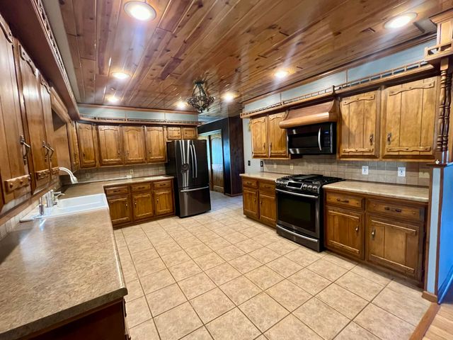 308 State Highway H, Elkland, MO 65644