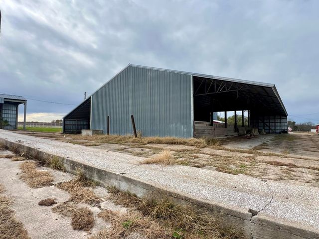 308 State Highway H, Elkland, MO 65644