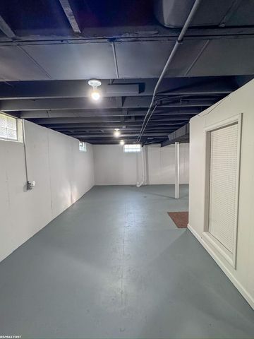 19389 Roscommon Street, Harper Woods, MI 48225