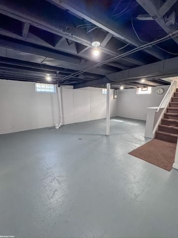 19389 Roscommon Street, Harper Woods, MI 48225