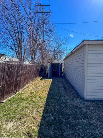 19389 Roscommon Street, Harper Woods, MI 48225