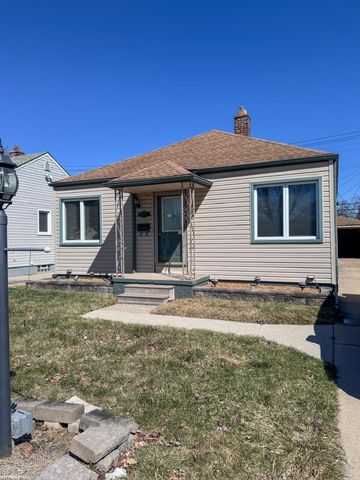 19389 Roscommon Street, Harper Woods, MI 48225