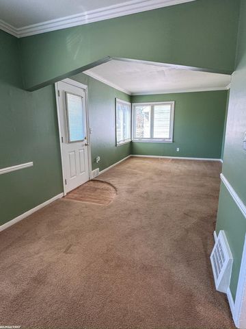 19389 Roscommon Street, Harper Woods, MI 48225