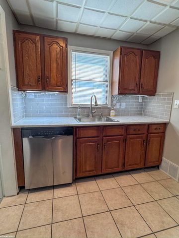 19389 Roscommon Street, Harper Woods, MI 48225