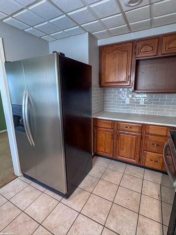 19389 Roscommon Street, Harper Woods, MI 48225