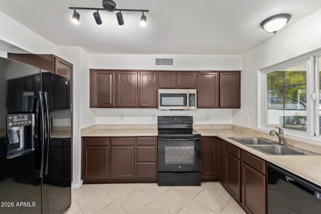 17833 N 26TH Street, Phoenix, AZ 85032