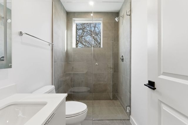 82 Louise Rd 82, Newton, MA 02467