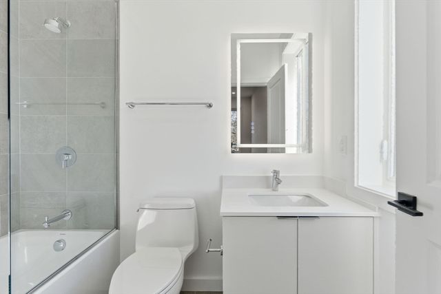 82 Louise Rd 82, Newton, MA 02467