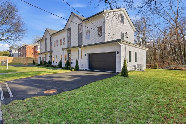 82 Louise Rd 82, Newton, MA 02467