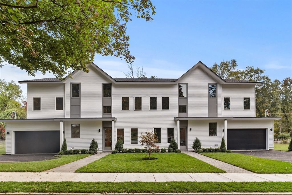 82 Louise Rd 82, Newton, MA 02467