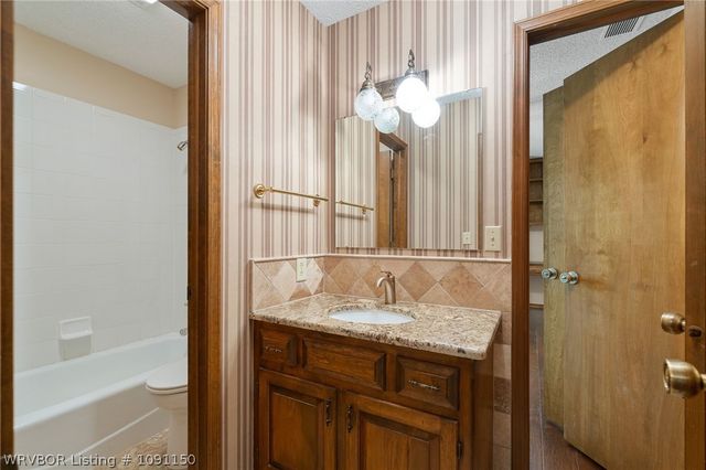 1311 Weeks Lane, Fort Smith, AR 72903
