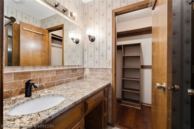 1311 Weeks Lane, Fort Smith, AR 72903