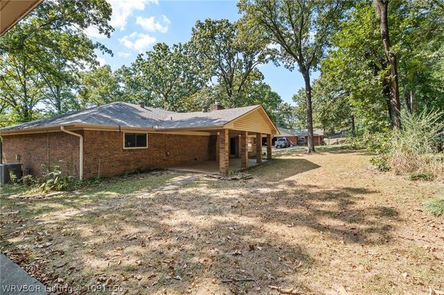 1311 Weeks Lane, Fort Smith, AR 72903