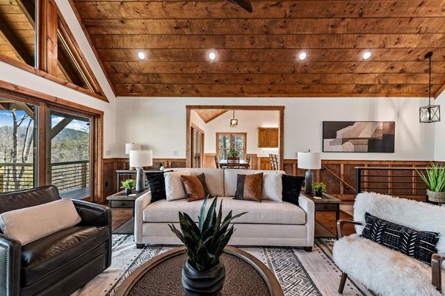 290 Weaver Creek Overlook, Blue Ridge, GA 30513