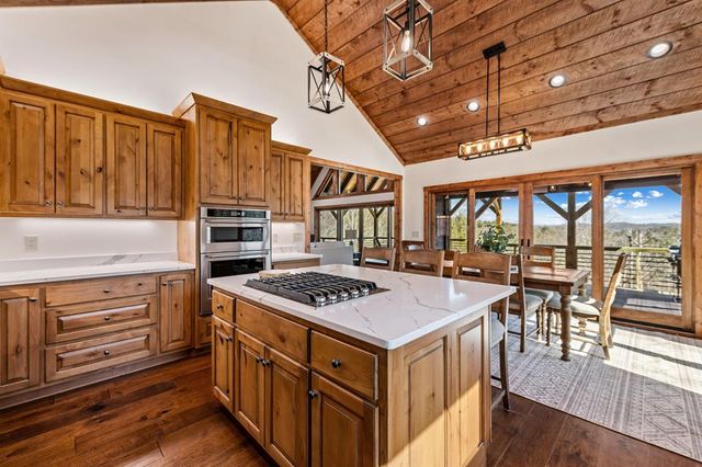 290 Weaver Creek Overlook, Blue Ridge, GA 30513