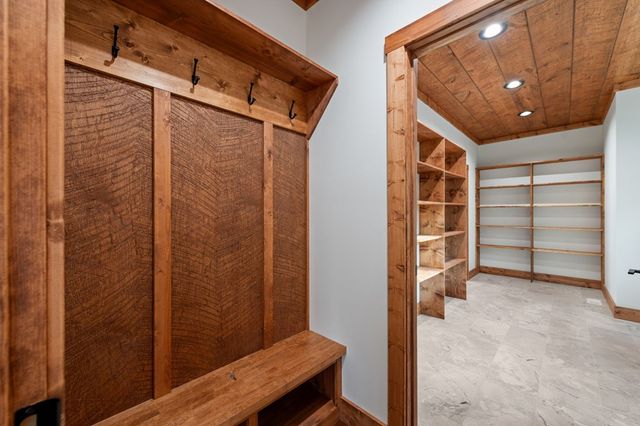 290 Weaver Creek Overlook, Blue Ridge, GA 30513