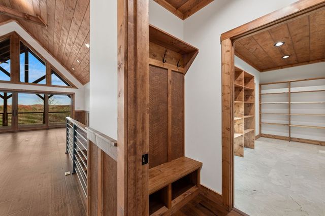 290 Weaver Creek Overlook, Blue Ridge, GA 30513