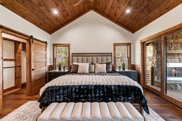 290 Weaver Creek Overlook, Blue Ridge, GA 30513