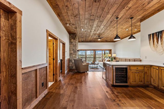 290 Weaver Creek Overlook, Blue Ridge, GA 30513