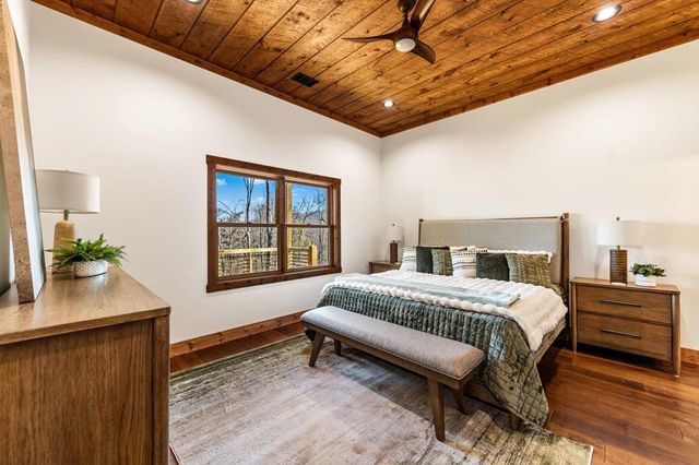 290 Weaver Creek Overlook, Blue Ridge, GA 30513