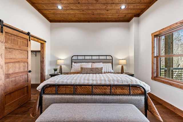 290 Weaver Creek Overlook, Blue Ridge, GA 30513