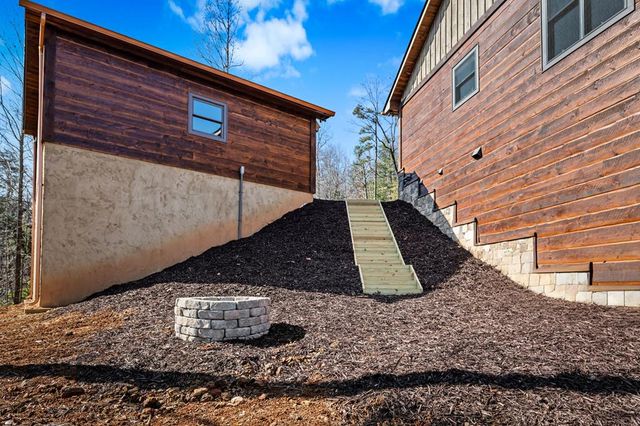 290 Weaver Creek Overlook, Blue Ridge, GA 30513