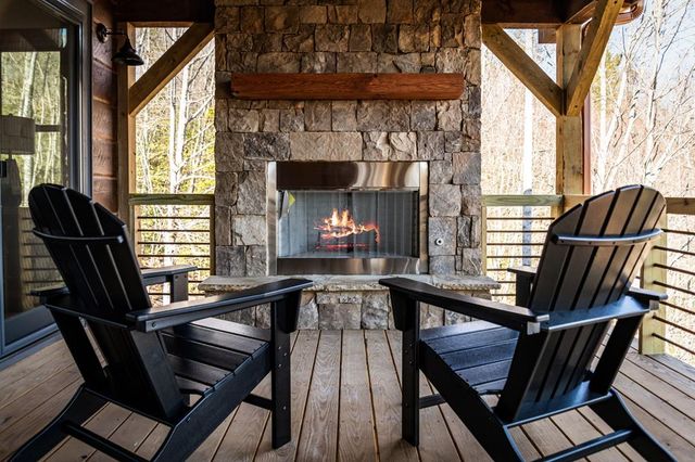 290 Weaver Creek Overlook, Blue Ridge, GA 30513