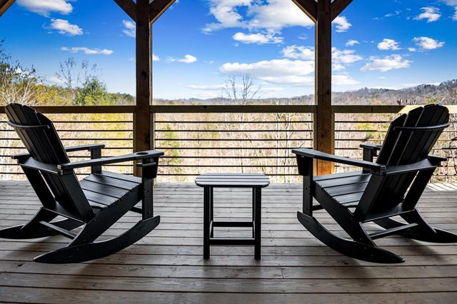 290 Weaver Creek Overlook, Blue Ridge, GA 30513