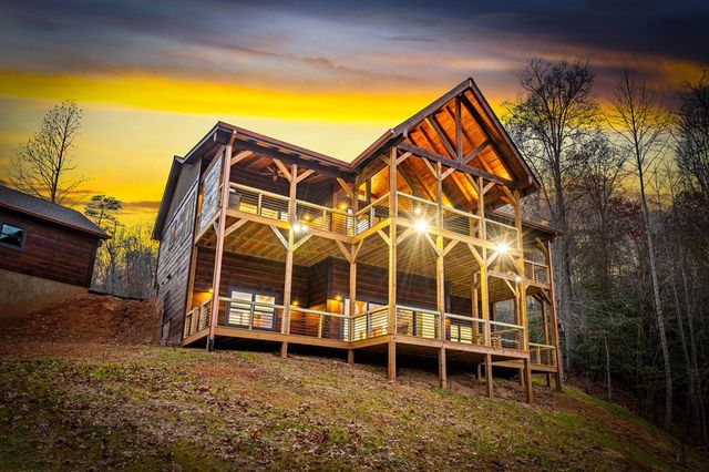 290 Weaver Creek Overlook, Blue Ridge, GA 30513