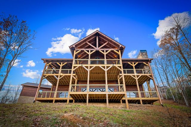 290 Weaver Creek Overlook, Blue Ridge, GA 30513