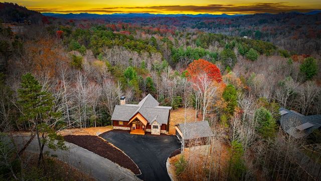 290 Weaver Creek Overlook, Blue Ridge, GA 30513