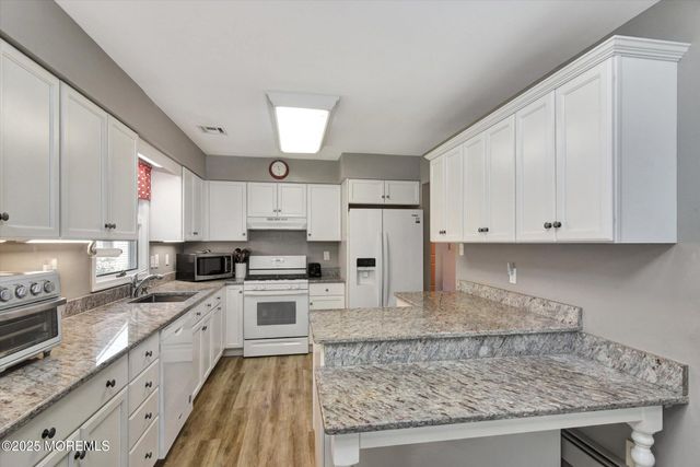 1541 Alpen Lane, Toms River, NJ 08755