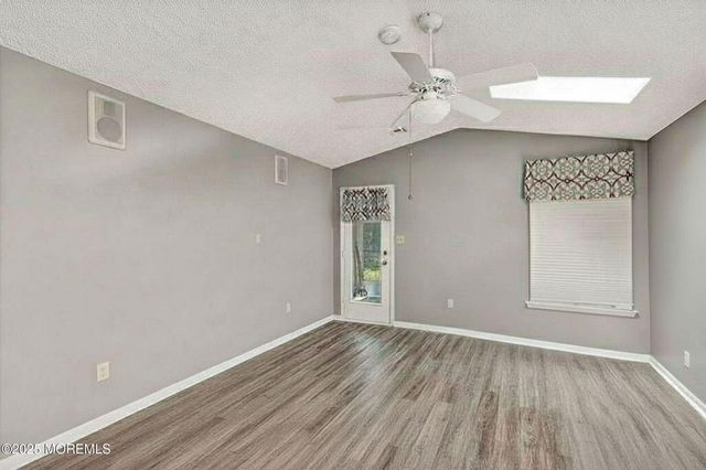 1541 Alpen Lane, Toms River, NJ 08755