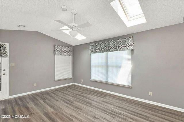 1541 Alpen Lane, Toms River, NJ 08755