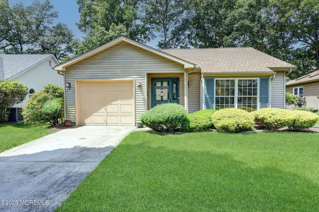 1541 Alpen Lane, Toms River, NJ 08755