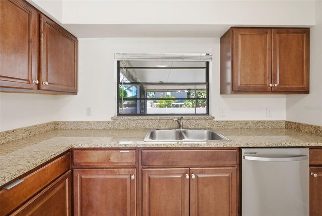 15602 FARNSWORTH LANE, Tampa, FL 33624