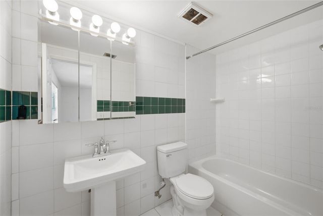 15602 FARNSWORTH LANE, Tampa, FL 33624